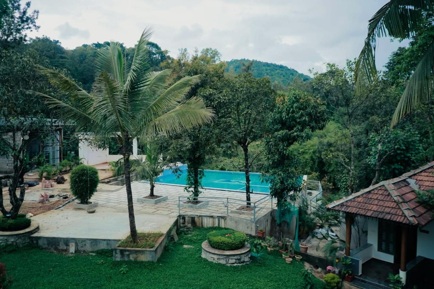 Hotel Coorggavadana Madikeri Exteriér fotografie